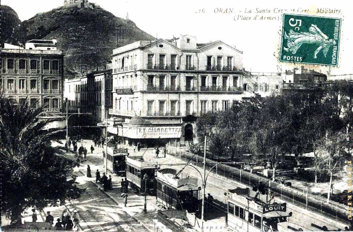PA c- 020- Place d'Armes- trams et autobus.JPG